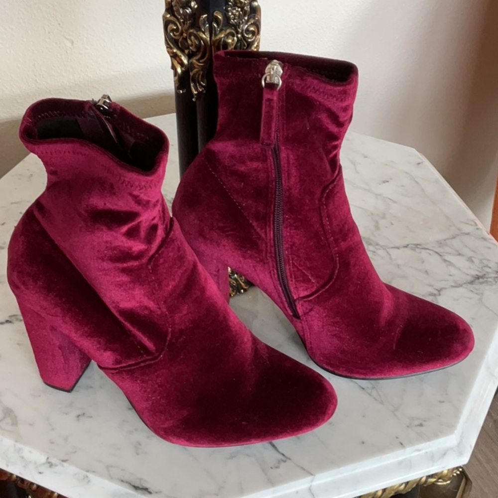 💜Steve Madden Velvet Heeled Boots Booties- Rich Burgundy - Picture 2 of 5